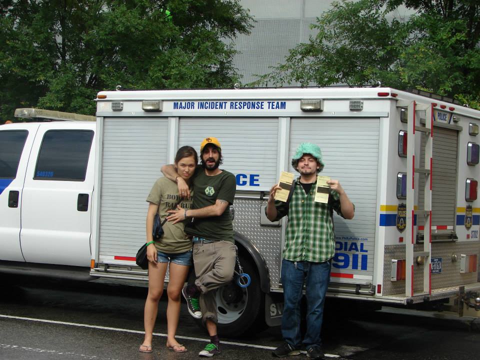 Activist and comedian N.A. Poe was forced to attend the Smokedown from a short distance, as the terms of his pretrial release prohibit his entering Independence Mall. Photo by Kenneth Lipp
