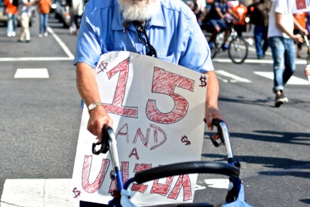 PHOTOS: Philadelphia Fast Food Workers and Supporters Protest for Living&nbsp;Wage