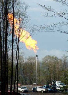 Flaring off of a well in north-central Pennsylvania after the completion of the hydraulic fracturing process. Photo: philadelphiafed.org